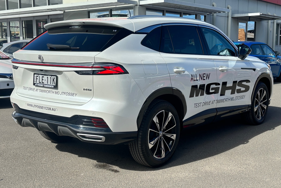 2024 MY24.5 MG HS AS33 Essence SUV Image 7