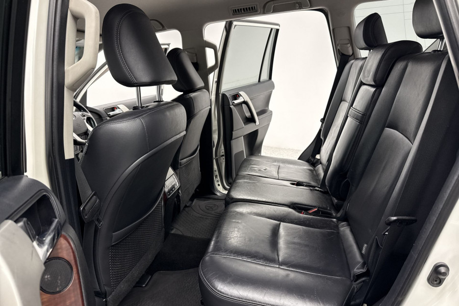 2017 Toyota LandCruiser Prado GDJ150R VX SUV Image 14