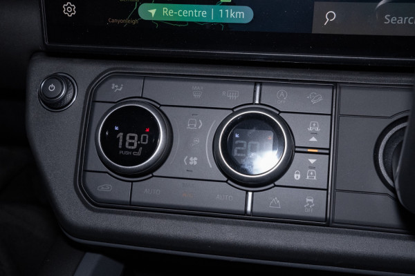 2026 Land Rover Defender L663 110 D350 X-Dynamic SE SUV image 13