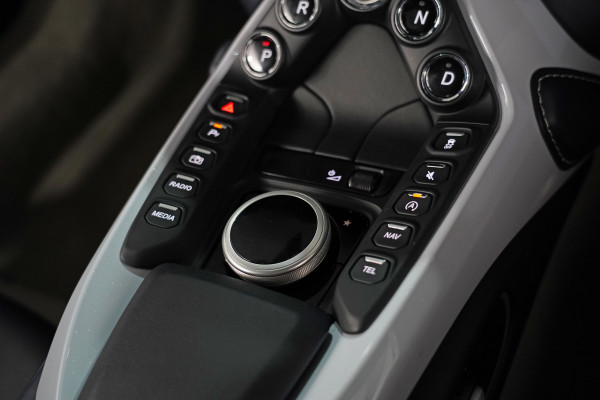 2018 Aston Martin Vantage Coupe Image 46