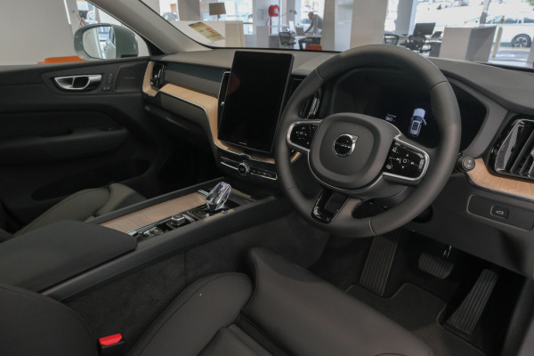 2026 Volvo XC60 UZ Plus B5 Bright SUV Image 6