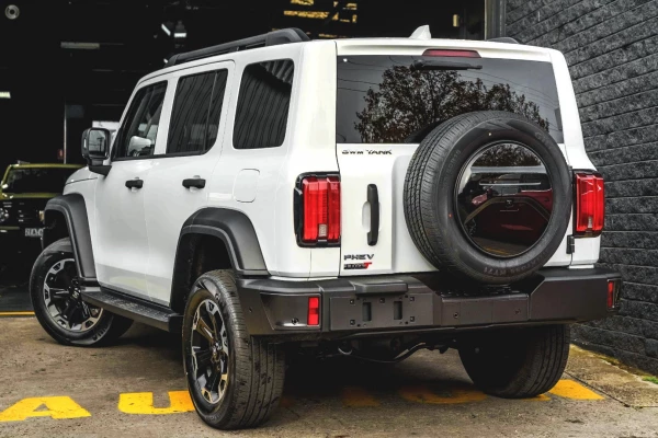 2026 GWM Tank 300 P01 Lux Hi4-T PHEV SUV Image 4