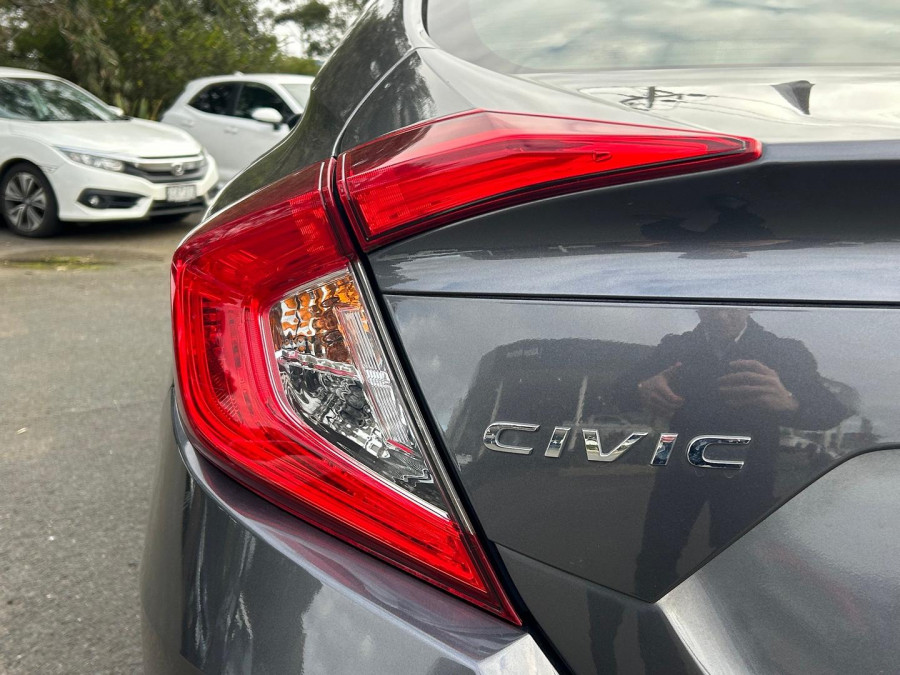 2018 Honda Civic 10th Gen VTi-L Sedan Image 17