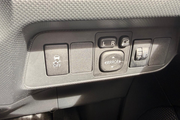 2011 Toyota Corolla ZRE152R Ascent Hatch Image 17