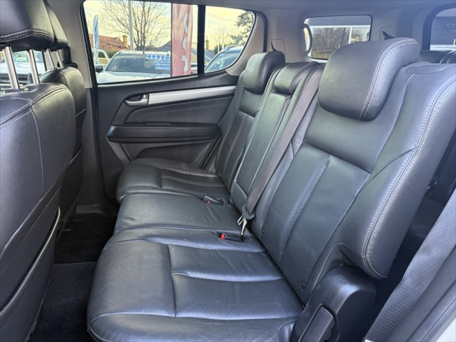 2015 Isuzu MU-X LS-T SUV Image 15