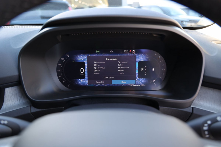 2026 Volvo XC40 XZ Ultra B4 Dark SUV Image 16