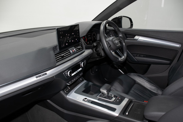 2021 Audi Q5 FY 45 TFSI sport SUV Image 24