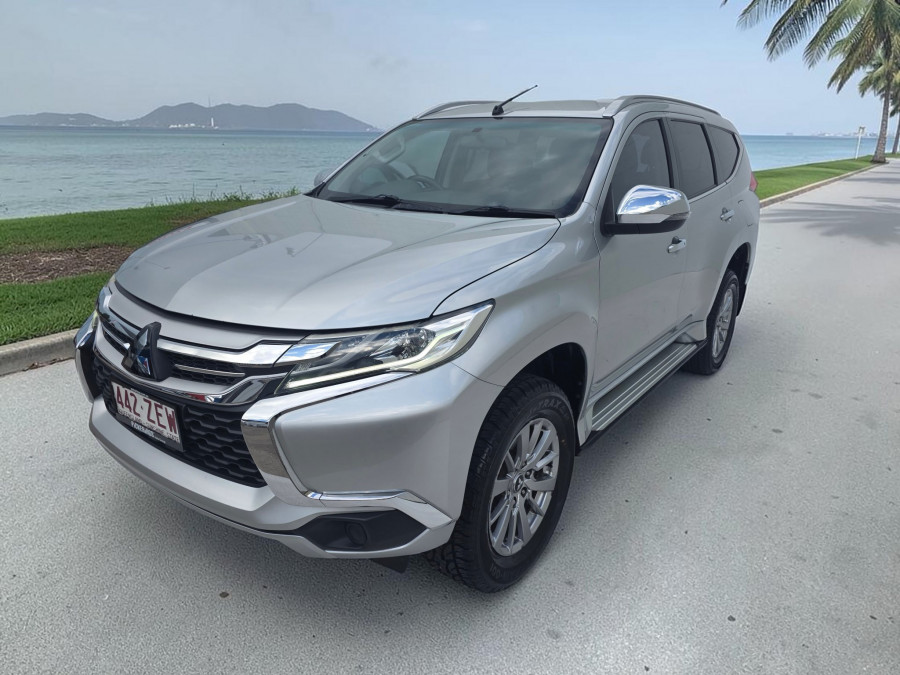 2019 Mitsubishi Pajero Sport QE GLX SUV Image 3