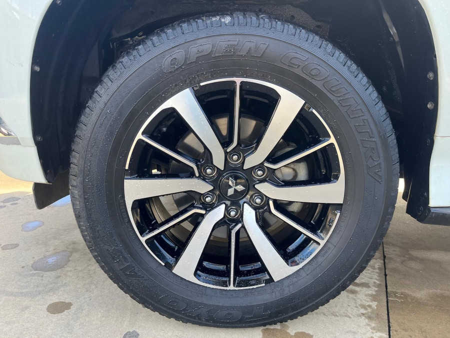 2019 Mitsubishi Pajero Sport QE GLS SUV Image 35