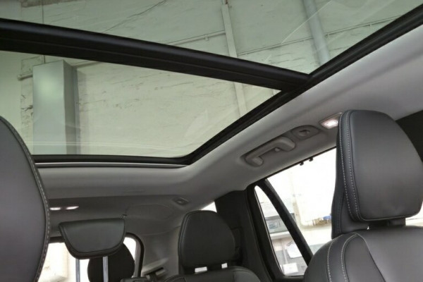 2025 Volvo XC90 L Series Ultra B5 Bright SUV Image 16