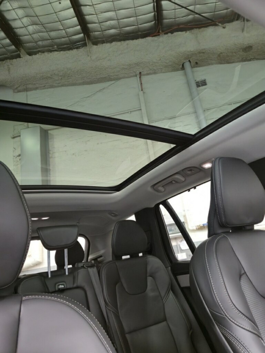2025 Volvo XC90 L Series Ultra B5 Bright SUV Image 16