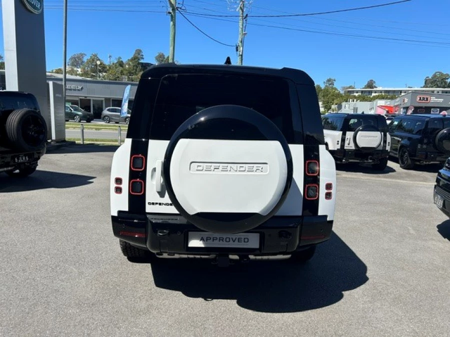 2026 Land Rover Defender L663 130 D350 X-Dynamic SE SUV Image 5