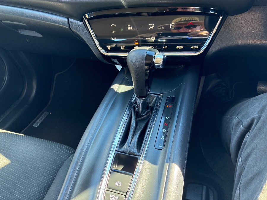2020 MY21 Honda HR-V  VTi SUV Image 17