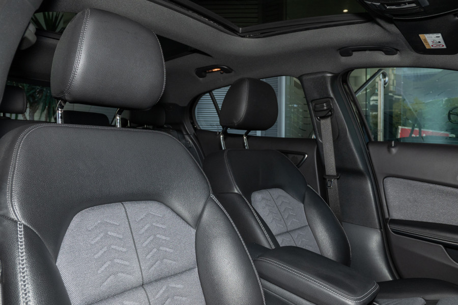 2019 MY10 Mercedes-Benz GLA-Class X156 GLA180 SUV Image 10