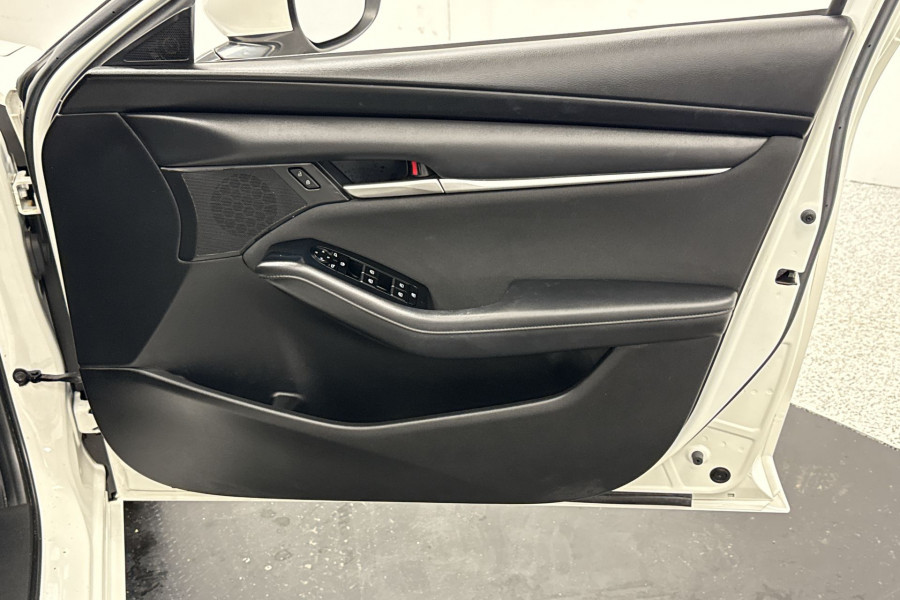 2019 Mazda 3 BP Series G20 Pure Hatch Image 19