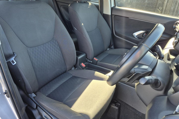 2023 Toyota Yaris Cross MXPB10R GX SUV Image 6