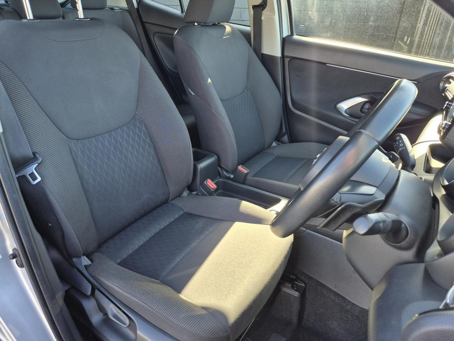 2023 Toyota Yaris Cross MXPB10R GX SUV Image 6