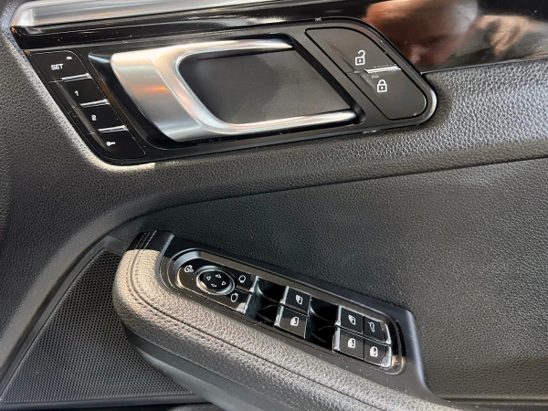 2019 MY20 Porsche Macan 95B S SUV image 12