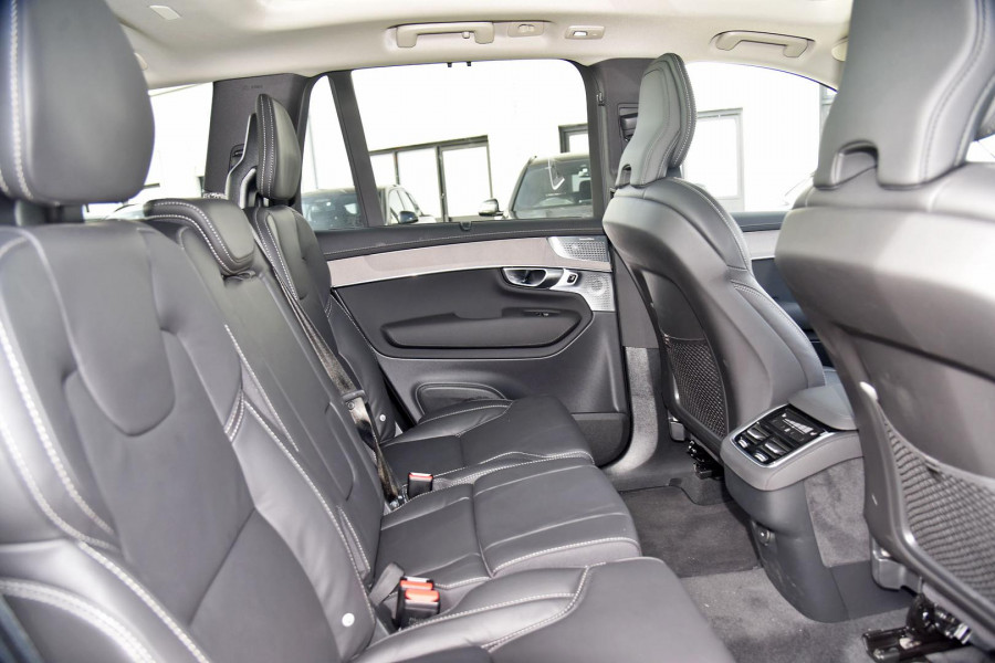 2025 MY26 Volvo XC90 L Series Ultra B5 Dark SUV Image 8