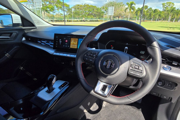 2024 MG MG5 AP32 Essence Sedan