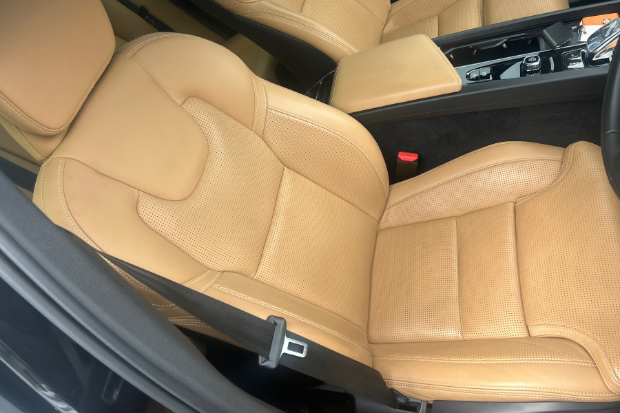 2021 MY22 Volvo XC60 UZ B5 Inscription SUV Image 10