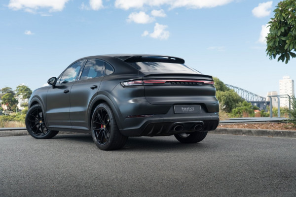 2024 Porsche Cayenne GTS Coupe Image 2