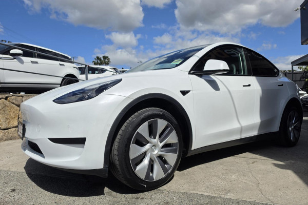 2023 Tesla Model Y  Rear-Wheel Drive SUV Image 3