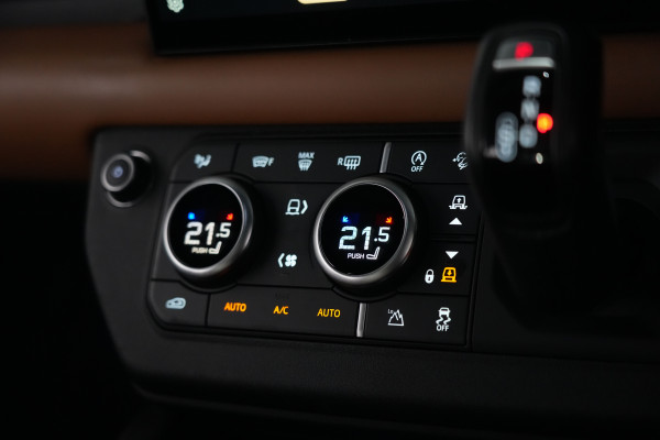 2022 Land Rover Defender L663 110 P525 SCV8 SUV Image 43