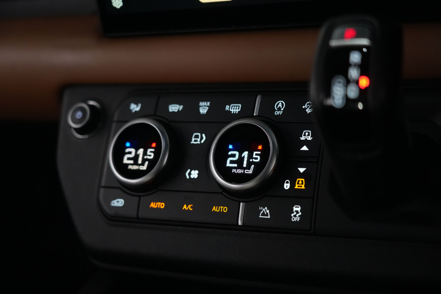 2022 Land Rover Defender L663 110 P525 SCV8 SUV Image 43