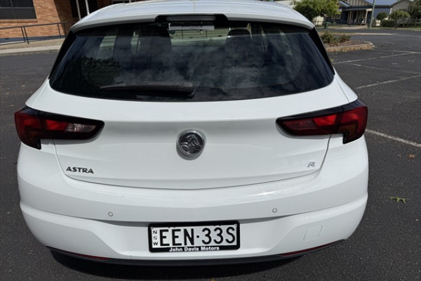2019 Holden Astra BK R Hatch Image 4