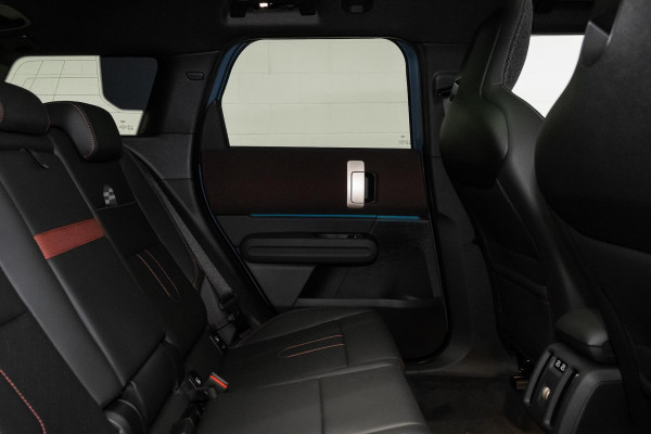 2025 MINI Countryman U25 JCW Favoured SUV image 10