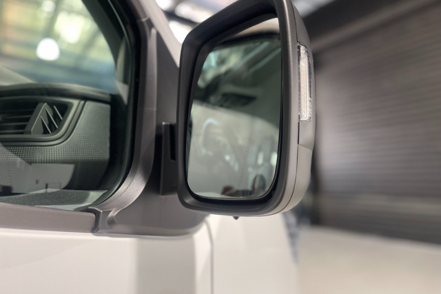 2023 Renault Trafic X82 Crew Pro Van Image 10