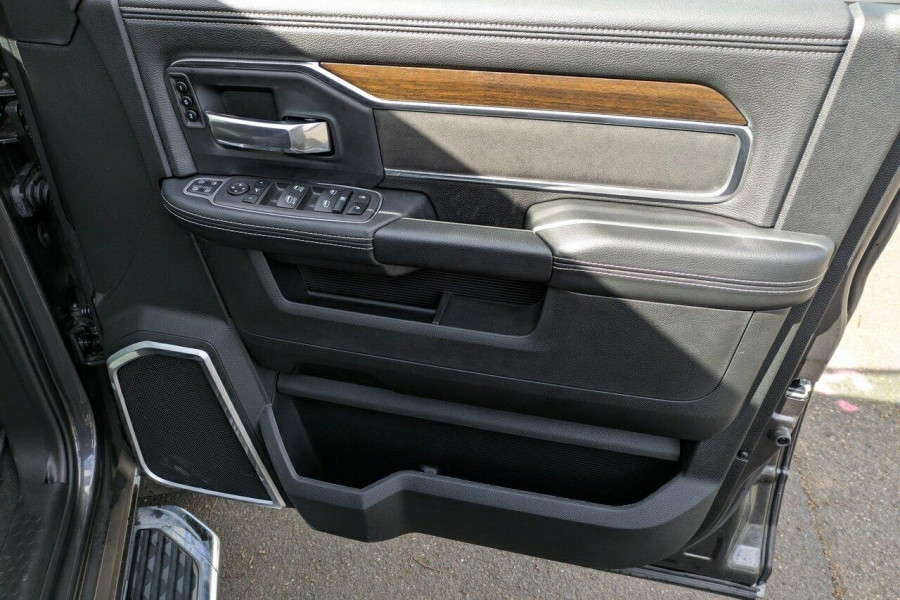 2023 Ram 2500 DJ Laramie Ute Image 10