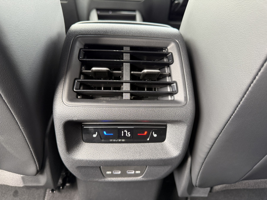 2026 Volkswagen Tayron R4 195TSI R-Line SUV Image 17
