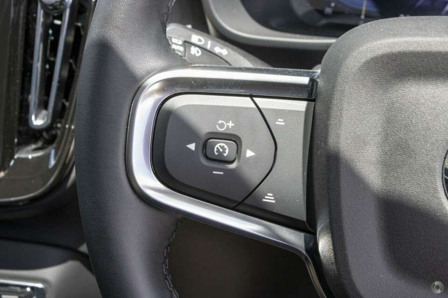 2025 Volvo XC40 XZ Plus B4 SUV Image 11