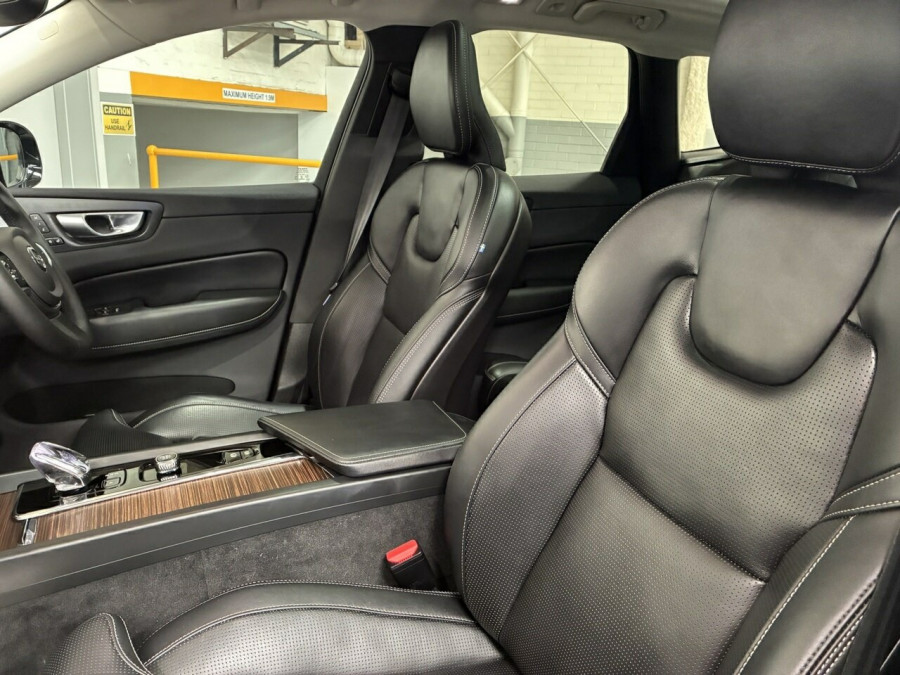 2022 MY23 Volvo XC60 UZ Recharge Ultimate T8 Plug-in Hybrid SUV Image 23