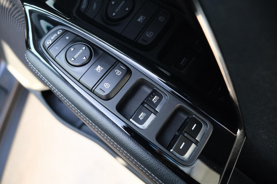 2021 MY22 Kia Niro DE Hybrid Sport SUV Image 12