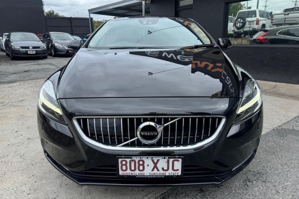2016 MY17 Volvo V40 M Series T4 Inscription Hatch Image 3