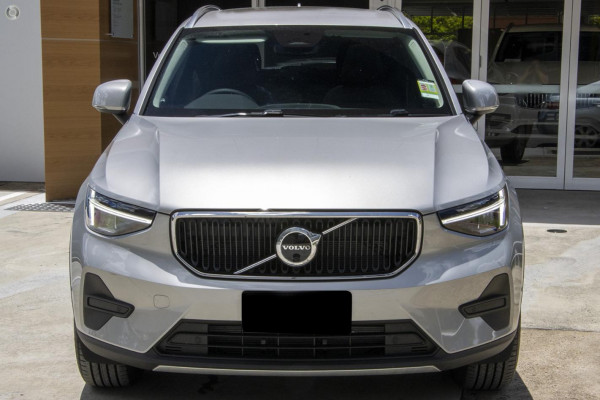 2025 Volvo XC40 XZ Plus B4 SUV