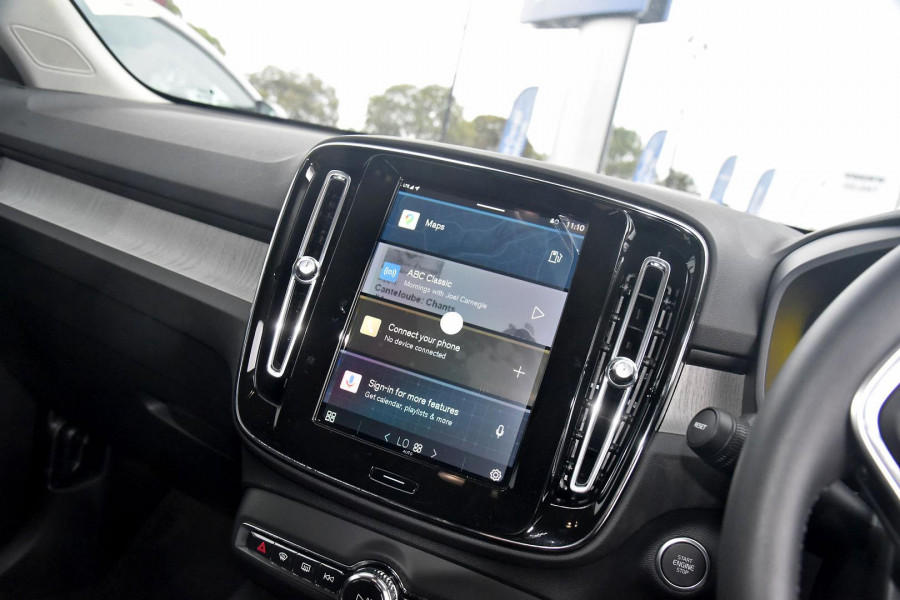 2024 MY25 Volvo XC40  Plus B4 SUV Image 16