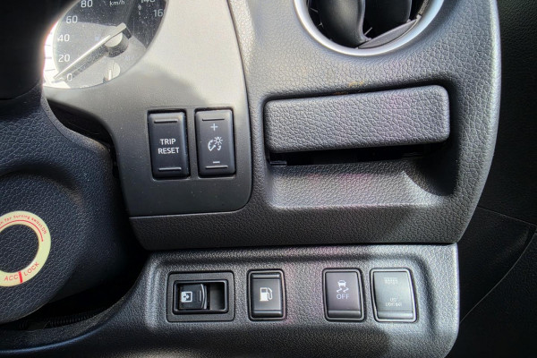 2018 Nissan Navara D23 Series 3 ST-X King Cab Pickup Image 27