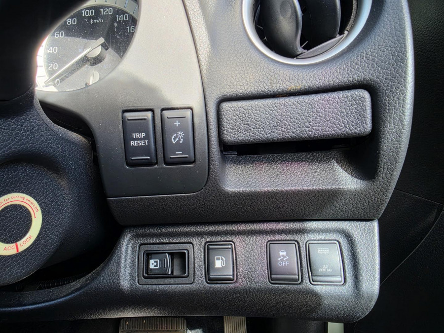 2018 Nissan Navara D23 Series 3 ST-X King Cab Pickup Image 27