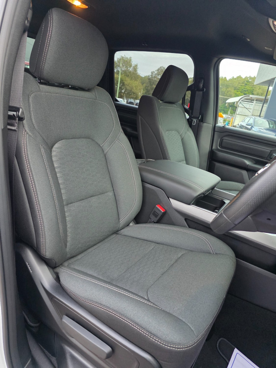 2026 Ram 1500 DT Express Black Edition Hurricane SO Ute Image 21