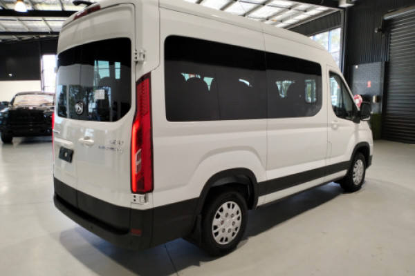 2024 LDV Deliver 9  11-Seat Bus Image 5