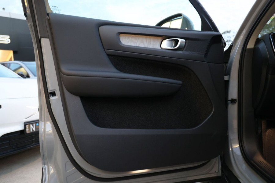 2026 Volvo XC40 XZ Plus B4 SUV Image 27