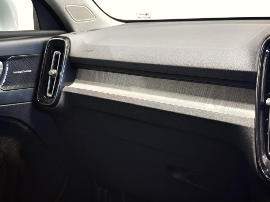 2025 Volvo XC40 XZ Plus B4 SUV Image 41