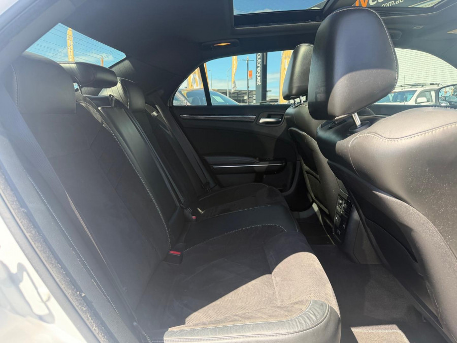 2018 MY19 Chrysler 300 LX SRT Sedan Image 17
