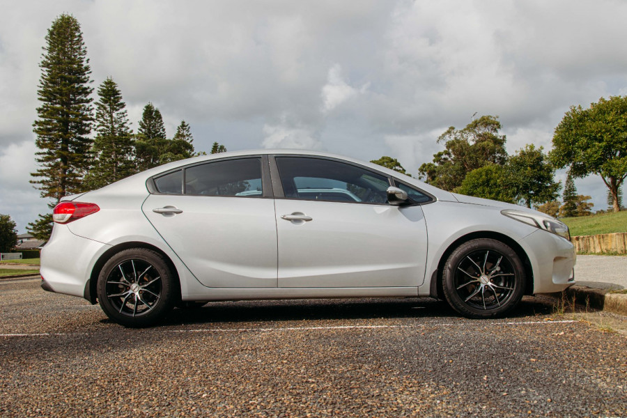 2016 MY17 Kia Cerato YD S Hatch Image 17