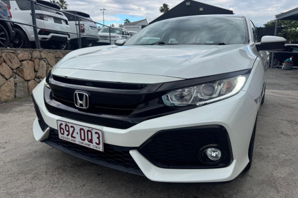 2017 Honda Civic 10th Gen VTi-S Hatch Image 2