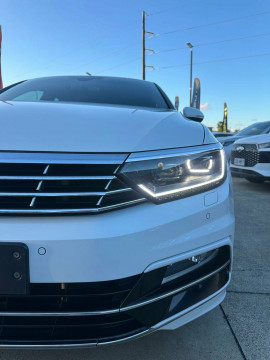 2017 MY18 Volkswagen Passat B8 206TSI R-Line Sedan image 11